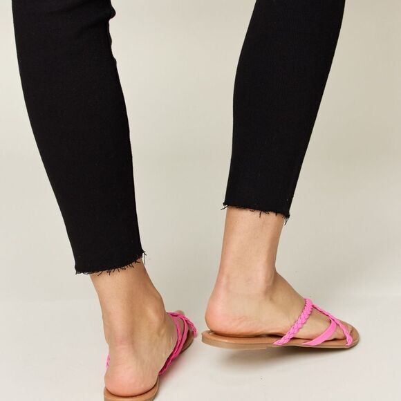 💲1️⃣0️⃣ Bundled ✔️Pink Strappy Braid Sandals - Picture 6 of 6